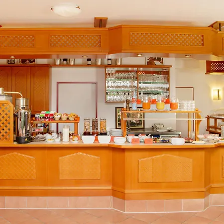 Montana Hotel 3*