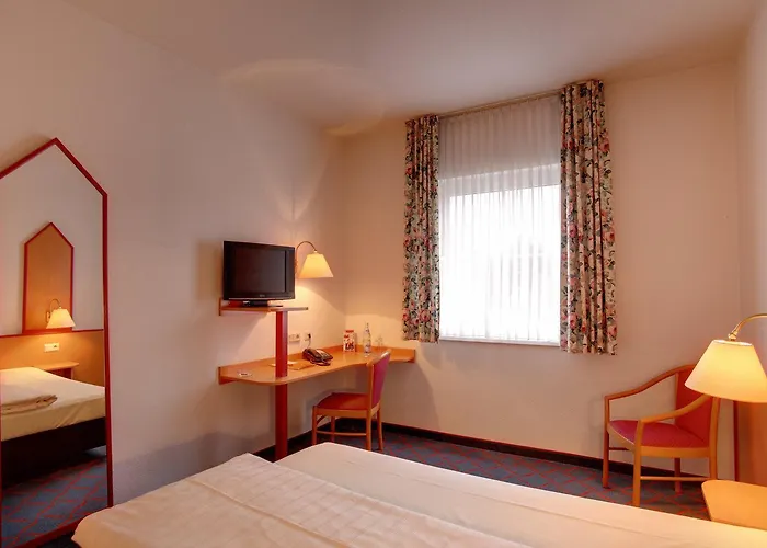 Hotel Montana Lauenau Лауэнау