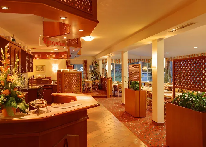 Отель Hotel Montana Lauenau Лауэнау