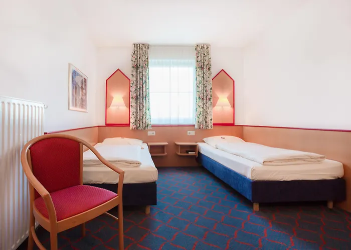Hotel Montana Lauenau Отель 3*