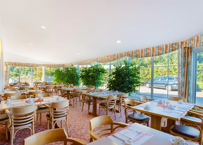 Hotel Montana Lauenau Лауэнау