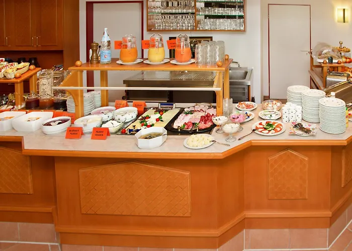 Отель Hotel Montana Lauenau Лауэнау