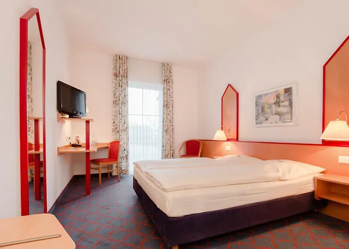 Hotel Montana Lauenau Отель 3*